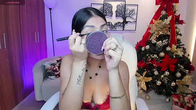 dafne hills online show from December 3, 2025, 7:34 pm