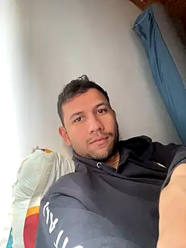 Snapshot of Michaell_Spinelly chatting on October 25, 2025, 2:24 pm Michaell Spinelly online show from October 25, 2025, 2:24 pm