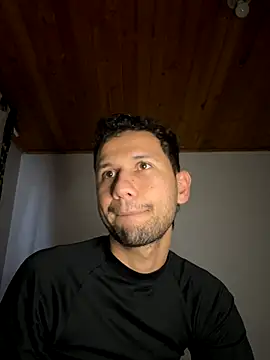 Snapshot of Michaell_Spinelly chatting on October 27, 2025, 7:40 pm Michaell Spinelly online show from October 27, 2025, 7:40 pm