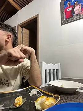 Snapshot of Michaell_Spinelly chatting on November 13, 2025, 3:05 am Michaell Spinelly online show from November 13, 2025, 3:05 am