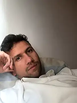 Snapshot of Michaell_Spinelly chatting on November 26, 2025, 7:48 pm Michaell Spinelly online show from November 26, 2025, 7:48 pm