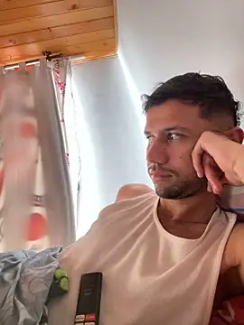 Snapshot of Michaell_Spinelly chatting on December 14, 2025, 2:44 pm Michaell Spinelly online show from December 14, 2025, 2:44 pm