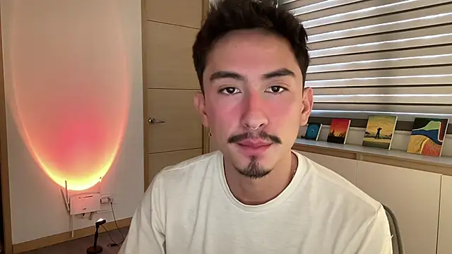 Snapshot of sweettaaron01 chatting on November 18, 2025, 5:17 pm sweettaaron01 online show from November 18, 2025, 5:17 pm