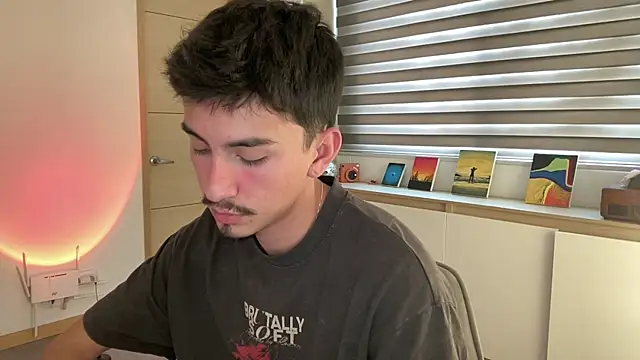 Snapshot of sweettaaron01 chatting on November 20, 2025, 5:12 pm sweettaaron01 online show from November 20, 2025, 5:12 pm