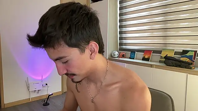 Snapshot of sweettaaron01 chatting on November 24, 2025, 5:34 pm sweettaaron01 online show from November 24, 2025, 5:34 pm