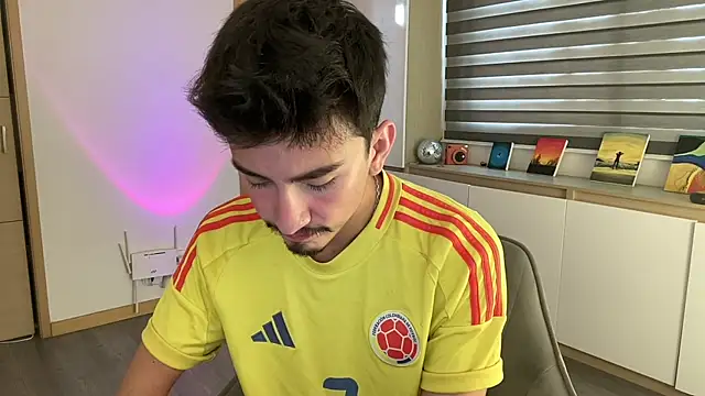 Snapshot of sweettaaron01 chatting on November 25, 2025, 6:08 pm sweettaaron01 online show from November 25, 2025, 6:08 pm