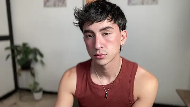 sweettaaron01 online show from May 19, 2026, 12:49 am