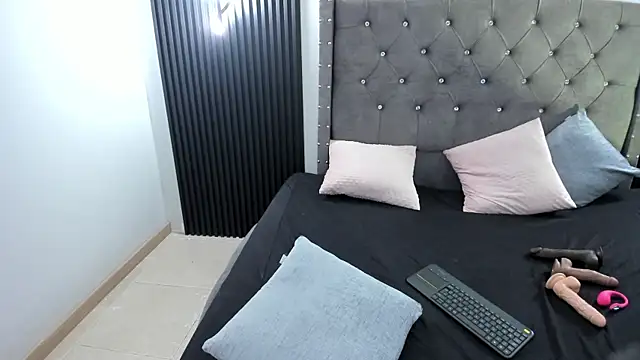 Snapshot of Scarbadgirl_ chatting on November 2, 2025, 3:47 pm Scarbadgirl online show from November 2, 2025, 3:47 pm