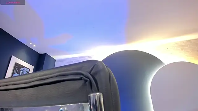 IsabellaMoreau online show from October 27, 2025, 8:13 pm