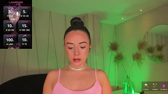 IsabellaMoreau online show from March 8, 2026, 6:12 pm