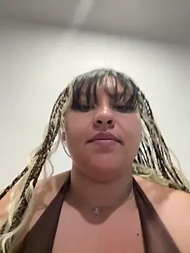 Snapshot of Larissa_Antonella chatting on April 23, 2026, 1:29 am Larissa Antonella online show from April 23, 2026, 1:29 am