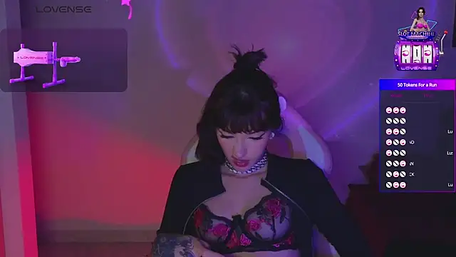 Snapshot of Moonlightt_21 chatting on April 25, 2026, 1:19 am Moonlightt 21 online show from April 25, 2026, 1:19 am