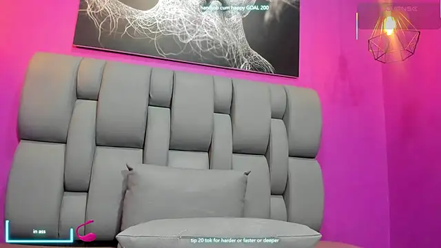 Emma HotLatina online show from September 24, 2025, 6:11 pm