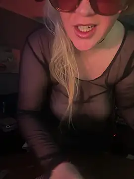 Snapshot of Granlady7 chatting on April 30, 2026, 1:23 am Granlady7 online show from April 30, 2026, 1:23 am