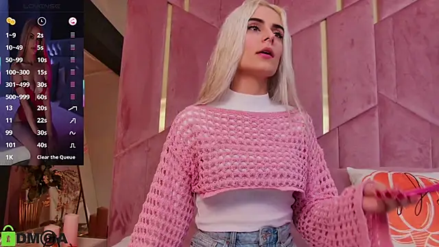 SelenaDaze online show from October 30, 2025, 4:47 am