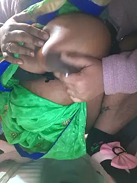 Dassing strip couple online show from January 7, 2026, 9:50 pm