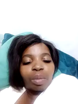 ShySexyBaddiexx online show from November 26, 2025, 10:22 pm