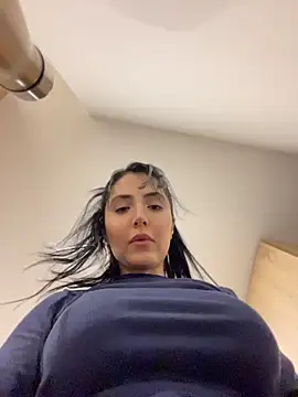 Snapshot of oh_nina chatting on July 8, 2026, 12:26 am oh nina online show from July 8, 2026, 12:26 am