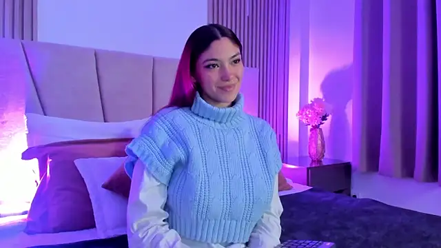 Victoria Beaumont online show from November 14, 2025, 11:42 am