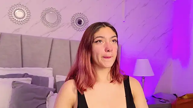 Snapshot of Victoria_Beaumont chatting on July 6, 2026, 8:33 pm Victoria Beaumont online show from July 6, 2026, 8:33 pm