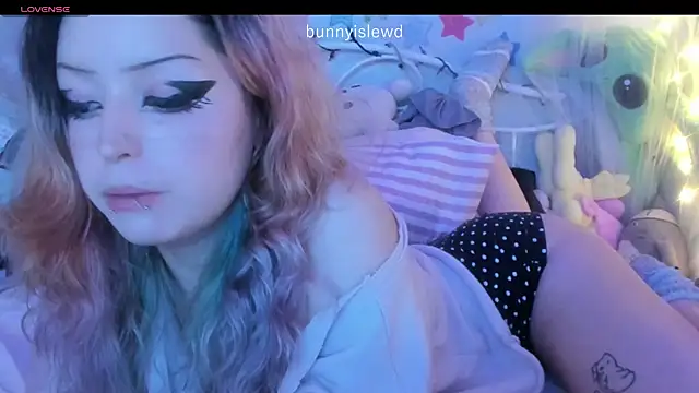 Snapshot of bunnyislewd chatting on April 28, 2026, 4:06 am bunnyislewd online show from April 28, 2026, 4:06 am