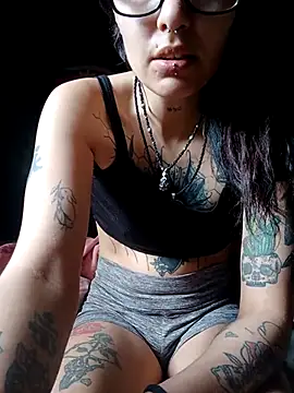 Snapshot of Darkw1tch chatting on October 16, 2025, 11:22 am Darkw1tch online show from October 16, 2025, 11:22 am