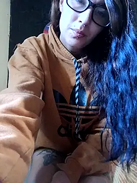 Snapshot of Darkw1tch chatting on October 19, 2025, 8:20 pm Darkw1tch online show from October 19, 2025, 8:20 pm