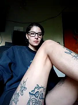 Snapshot of Darkw1tch chatting on October 23, 2025, 10:25 am Darkw1tch online show from October 23, 2025, 10:25 am