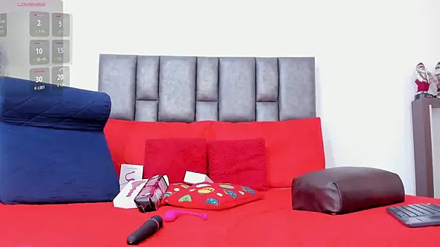 Snapshot of miaroberts69 chatting on December 20, 2025, 8:38 pm miaroberts69 online show from December 20, 2025, 8:38 pm