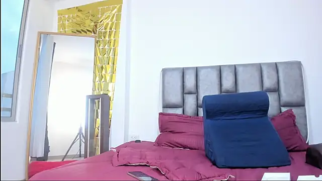 Snapshot of miaroberts69 chatting on January 11, 2026, 10:26 pm miaroberts69 online show from January 11, 2026, 10:26 pm