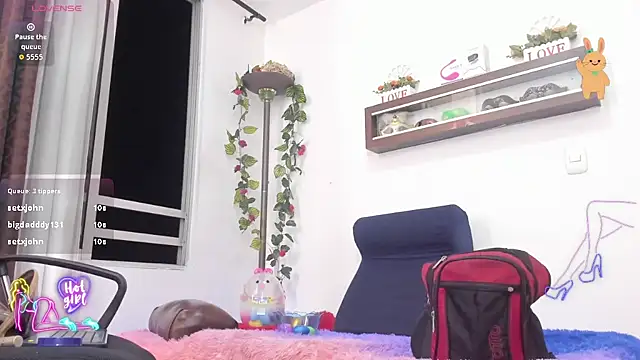 miaroberts69 online show from April 7, 2026, 12:00 am