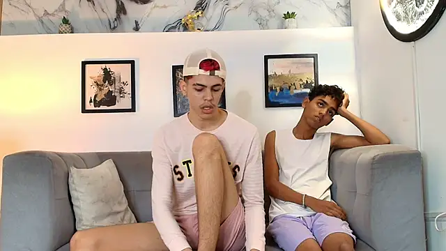 TWINKS FRIENDS online show from May 22, 2026, 1:28 pm