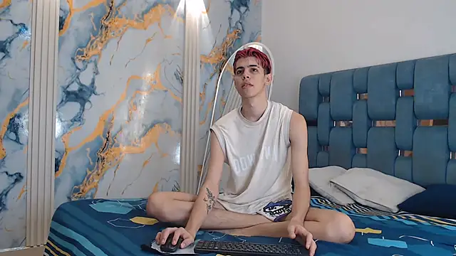 TWINKS FRIENDS online show from May 31, 2026, 5:26 am