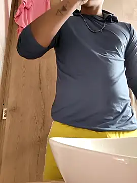 Snapshot of Hiroshi_Shen chatting on January 14, 2026, 12:44 pm Hiroshi Shen online show from January 14, 2026, 12:44 pm