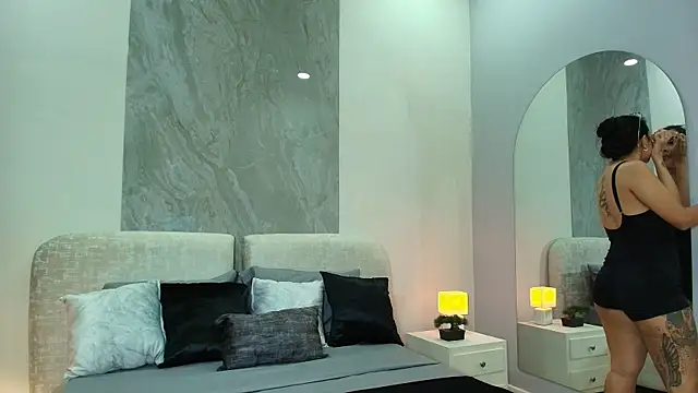 zoe martins  online show from May 23, 2026, 5:39 pm