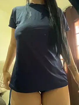 Snapshot of jujuarantes__2025 chatting on November 18, 2025, 2:21 pm jujuarantes 2025 online show from November 18, 2025, 2:21 pm