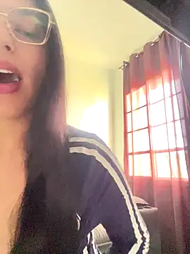 Snapshot of jujuarantes__2025 chatting on December 16, 2025, 11:59 am jujuarantes 2025 online show from December 16, 2025, 11:59 am