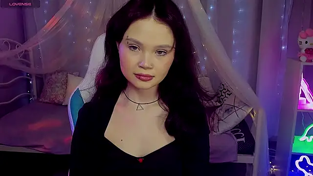 EmilyChaves online show from April 29, 2026, 9:24 am