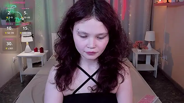 Snapshot of EmilyChaves chatting on June 11, 2026, 10:13 am EmilyChaves online show from June 11, 2026, 10:13 am