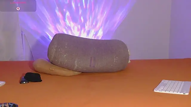 Snapshot of MrsNehir chatting on November 12, 2025, 8:30 pm MrsNehir online show from November 12, 2025, 8:30 pm