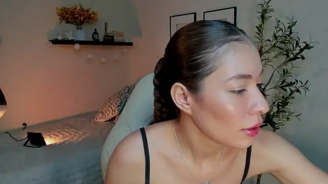 isabella-garcia- online show from April 16, 2026, 2:45 am