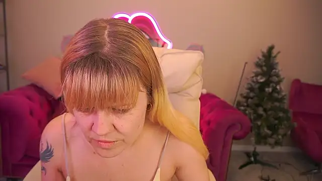 BellaLaPetit online show from January 31, 2026, 7:11 pm