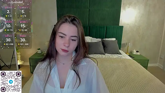 ErinRose  online show from October 2, 2025, 1:23 am