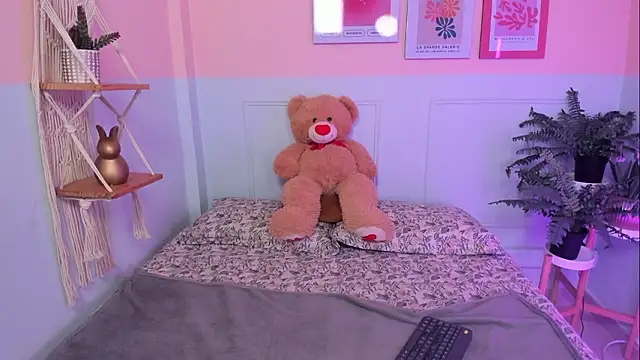 Camila Rivers online show from March 10, 2026, 4:17 am