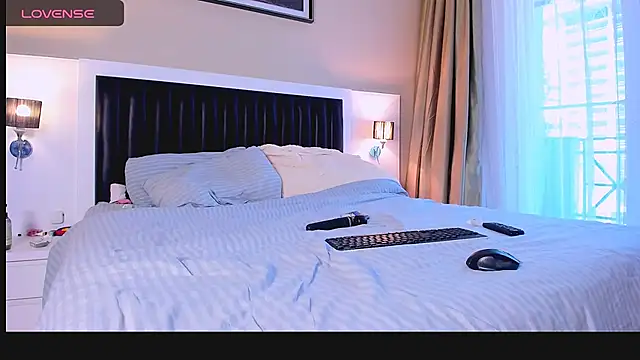 marrenaa online show from November 9, 2025, 6:12 am