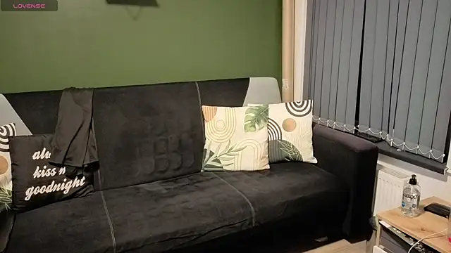 Snapshot of Eveline_Beauty_Kitty chatting on November 12, 2025, 5:46 pm Eveline Beauty Kitty online show from November 12, 2025, 5:46 pm