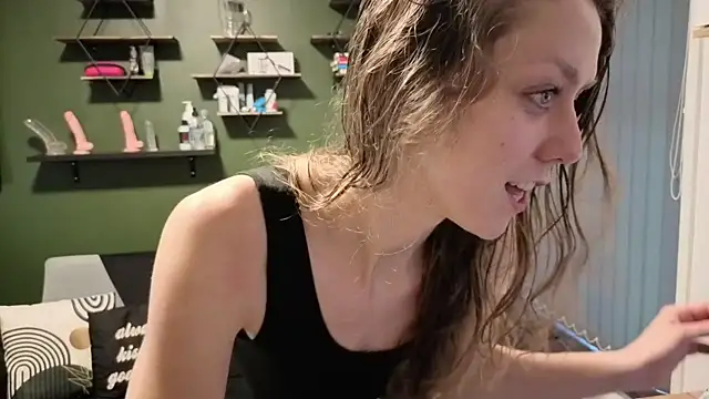 Snapshot of Eveline_Beauty_Kitty chatting on December 1, 2025, 3:06 pm Eveline Beauty Kitty online show from December 1, 2025, 3:06 pm