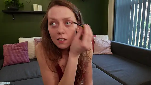 Eveline Beauty Kitty online show from April 8, 2026, 5:35 pm