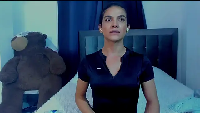 Snapshot of ISA_BELLA_VZL chatting on November 4, 2025, 10:42 pm ISA BELLA VZL online show from November 4, 2025, 10:42 pm