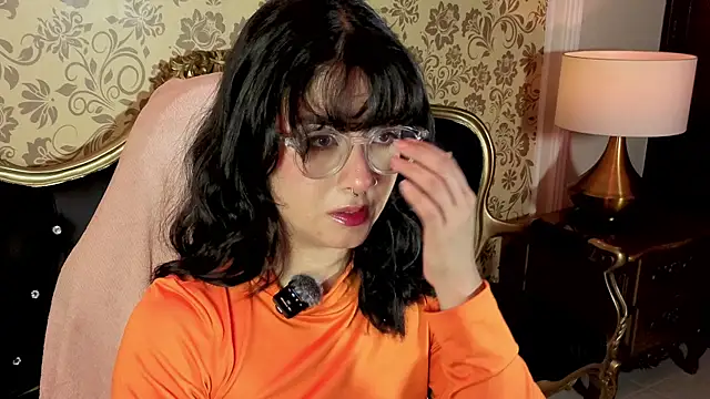 LiLLiAnderson online show from April 14, 2026, 12:33 pm